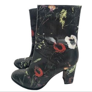 Matisse Graffiti Floral Booties size 9.5
